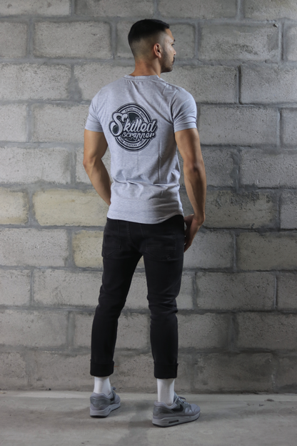 Fitted T-Shirt – Classic Logo